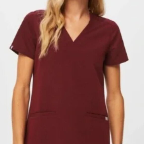 Figs Casma Three-Pocket Scrub Top Size XS Burgundy Maroon - Picture 1 of 8
